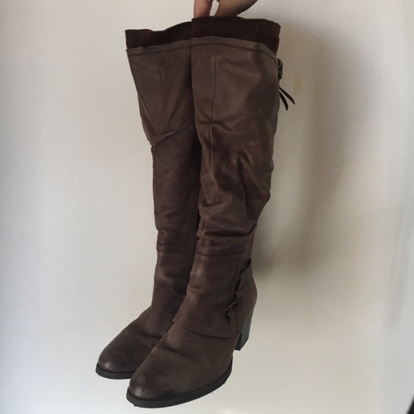 Brown heeled boots! - Picture 3 of 5